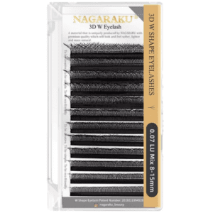 Pestañas M(LU) La curva de esta fibra es perfecta para crear efectos sensuales y atrevidos. Su diseño alarga y rasga visualmente el ojo, logrando una mirada achinada y muy llamativa. Es ideal para ojos almendrados, ya que realza su forma natural. No se recomienda en párpados caídos, ya que puede acentuar la caída. Con esta fibra puedes lograr estilos como foxy eye, cat eye o efecto ardilla, entre otros looks sofisticados y en tendencia.