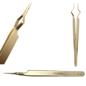 Pinza N-12 Aísla más rápido y con mayor precisión gracias a su diseño ergonómico que mejora la visibilidad, ranuras antideslizantes en la punta. Ideales para trabajar incluso en pestañas cortas o finas. Alta precisión, que no fatiga tu mano.