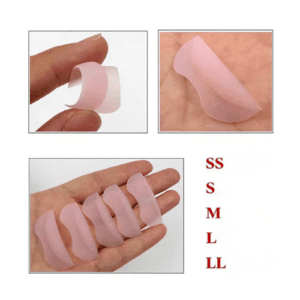 Un pad para técnica coreana de lifting de pestañas es una almohadilla de silicón especial que se utiliza para realizar el procedimiento de lash lifting coreano. A diferencia de los moldes tradicionales, estos pads suelen ser: Más planos y anatómicos Más suaves y flexibles Diseñados para trabajar la pestaña desde la raíz sin crear curvaturas exageradas ¿Para qué sirve? Se utiliza para: Crear un efecto más natural y elegante Levantar pestañas rectas o rebeldes Lograr un acabado tipo “lifting natural coreano” Facilitar el alineado de las pestañas Reducir marcas o quiebres en la pestaña Beneficios principales Menor tensión sobre la pestaña natural Resultado más limpio y uniforme Ideal para pestañas largas Ayuda a trabajar técnicas sin exceso de adhesivo Más cómodo para la clienta