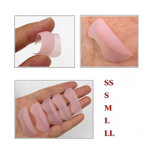 Un pad para técnica coreana de lifting de pestañas es una almohadilla de silicón especial que se utiliza para realizar el procedimiento de lash lifting coreano. A diferencia de los moldes tradicionales, estos pads suelen ser: Más planos y anatómicos Más suaves y flexibles Diseñados para trabajar la pestaña desde la raíz sin crear curvaturas exageradas ¿Para qué sirve? Se utiliza para: Crear un efecto más natural y elegante Levantar pestañas rectas o rebeldes Lograr un acabado tipo “lifting natural coreano” Facilitar el alineado de las pestañas Reducir marcas o quiebres en la pestaña Beneficios principales Menor tensión sobre la pestaña natural Resultado más limpio y uniforme Ideal para pestañas largas Ayuda a trabajar técnicas sin exceso de adhesivo Más cómodo para la clienta
